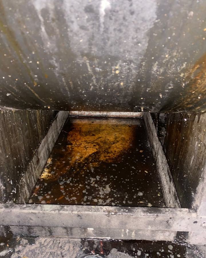 trampas de grasa antes de la limpieza